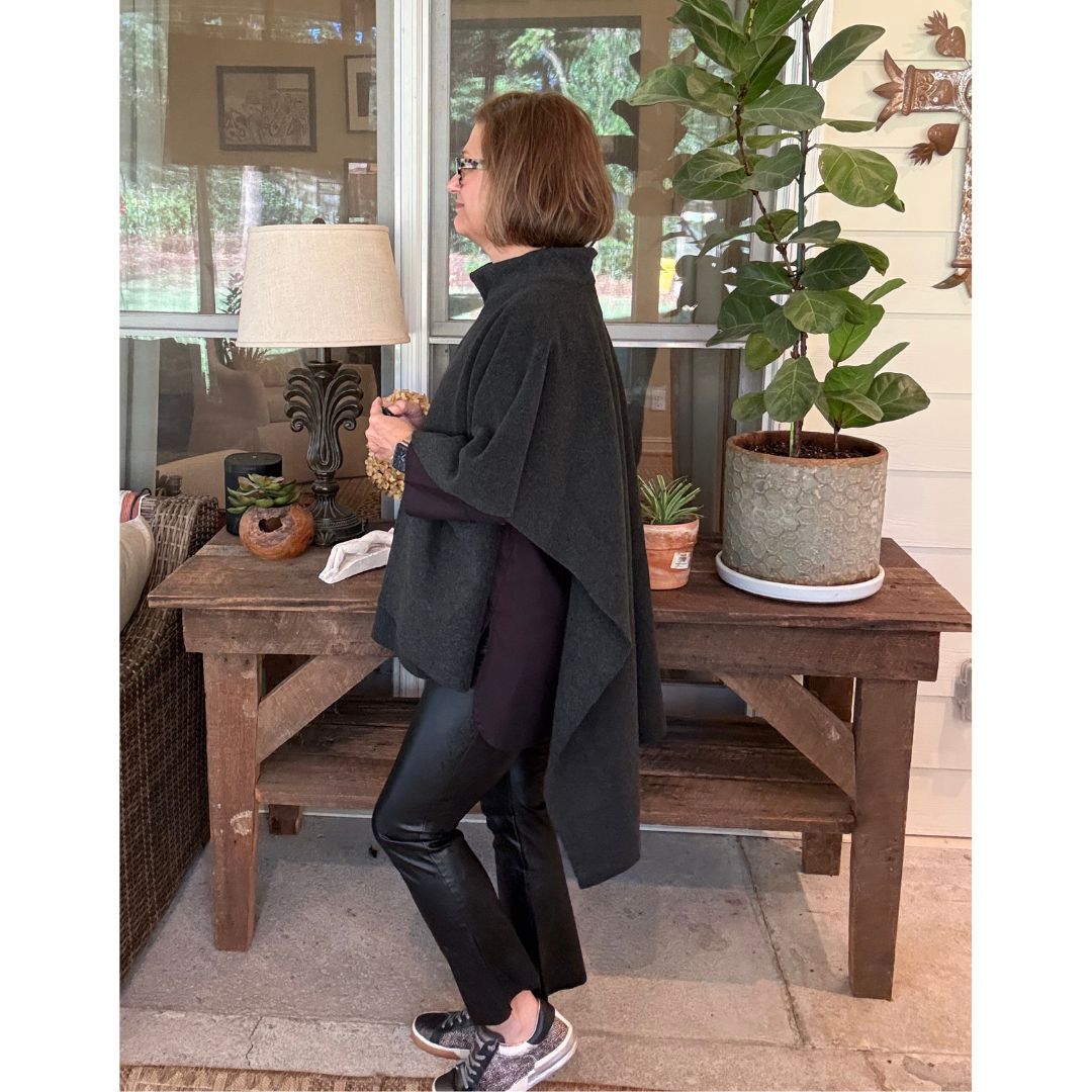 Agnes Poncho - Soft Black